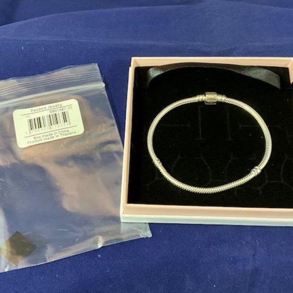 NWT Pandora Moments Barrel Clasp Snake Chain Bracelet 20cm - Picture 5 of 9